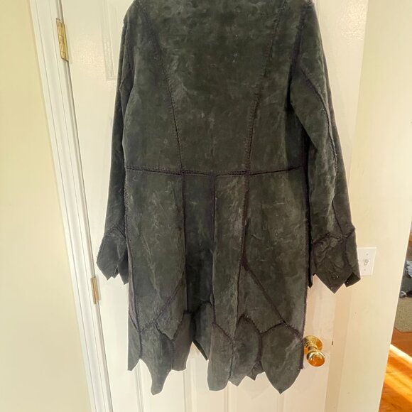 Coat - Picture 8 of 10